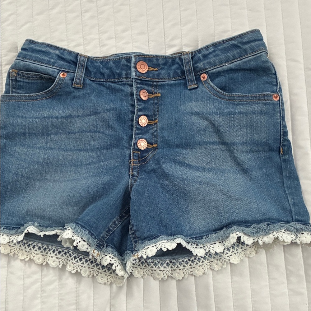 Cat and Jack juniors Lacey short